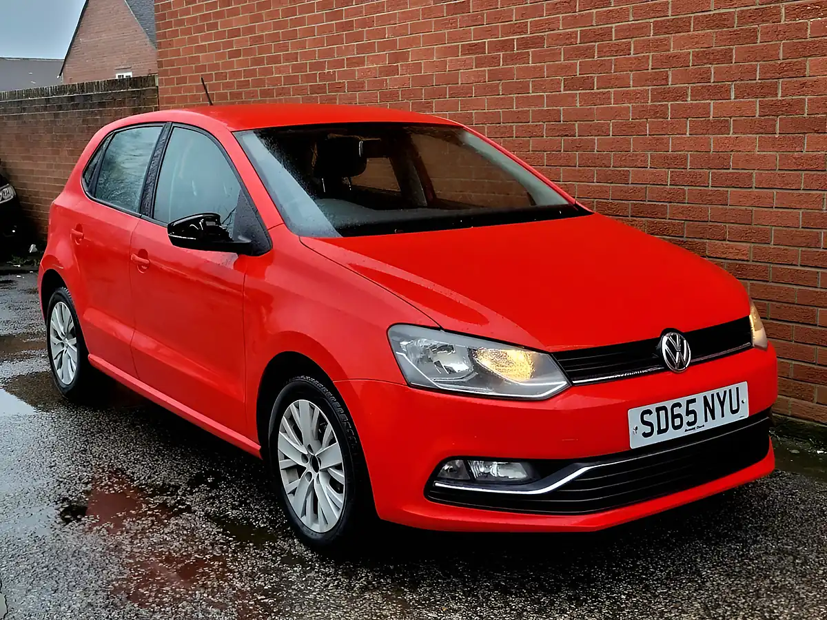 Used 2015 Volkswagen Polo Se Bluemotion Tech Red - Interior and Exterior details 5