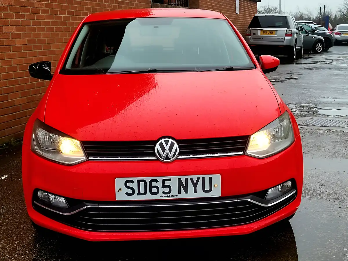 Used 2015 Volkswagen Polo Se Bluemotion Tech Red - Interior and Exterior details 6