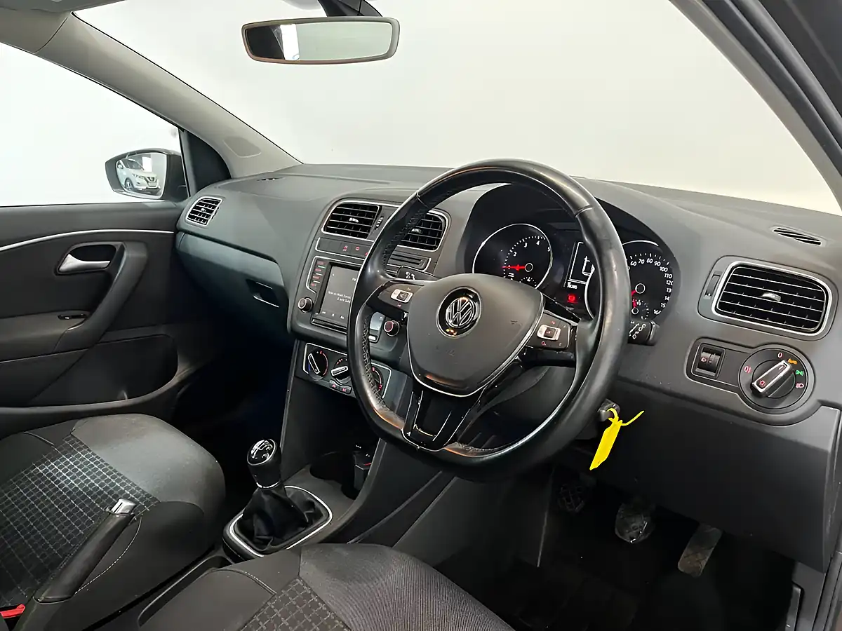 Used 2015 Volkswagen Polo Se Brown - Interior and Exterior details 10