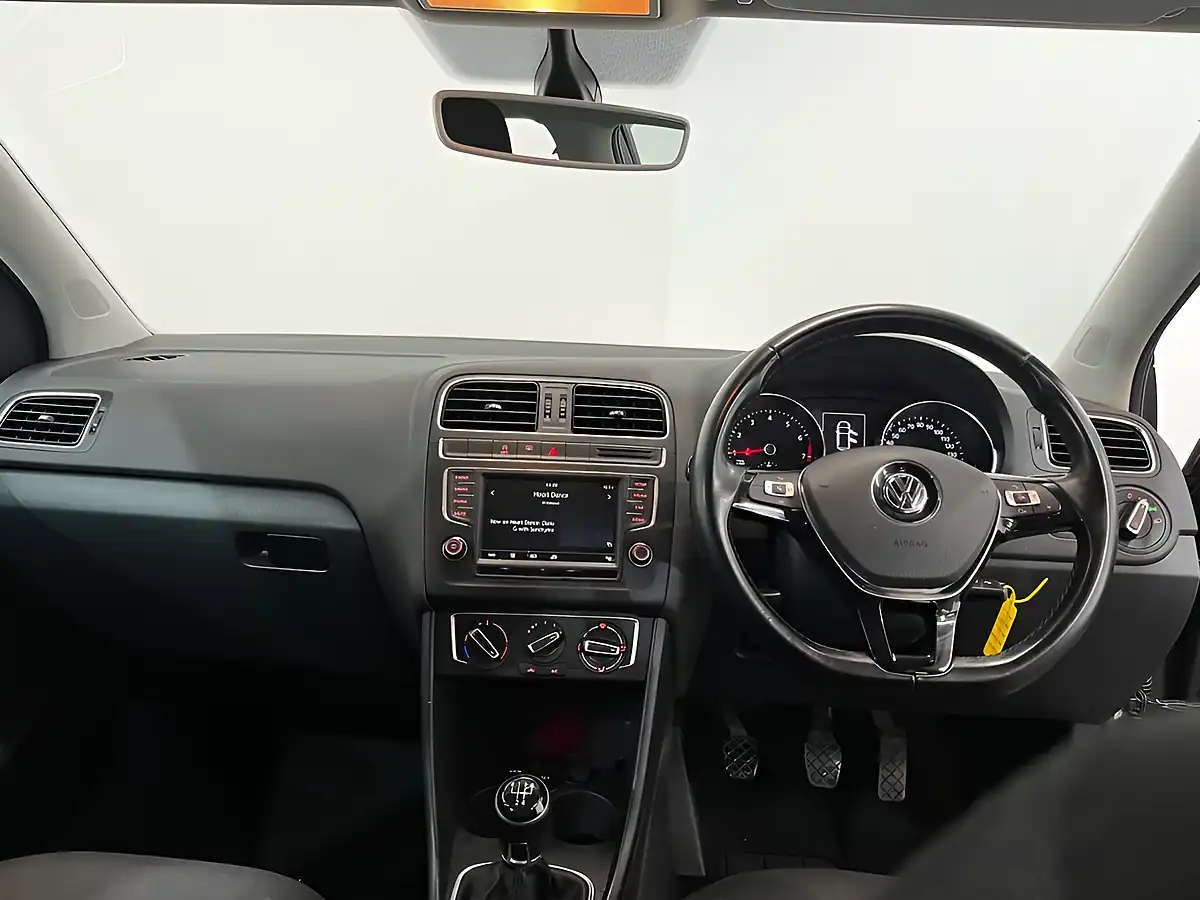 Used 2015 Volkswagen Polo Se Brown - Interior and Exterior details 11