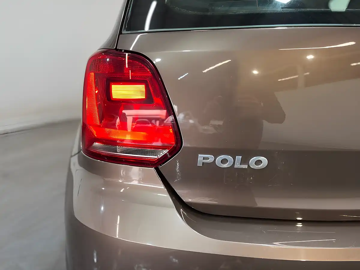 Used 2015 Volkswagen Polo Se Brown - Interior and Exterior details 16