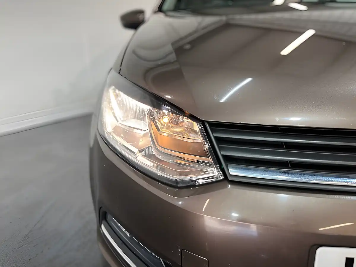 Used 2015 Volkswagen Polo Se Brown - Interior and Exterior details 5
