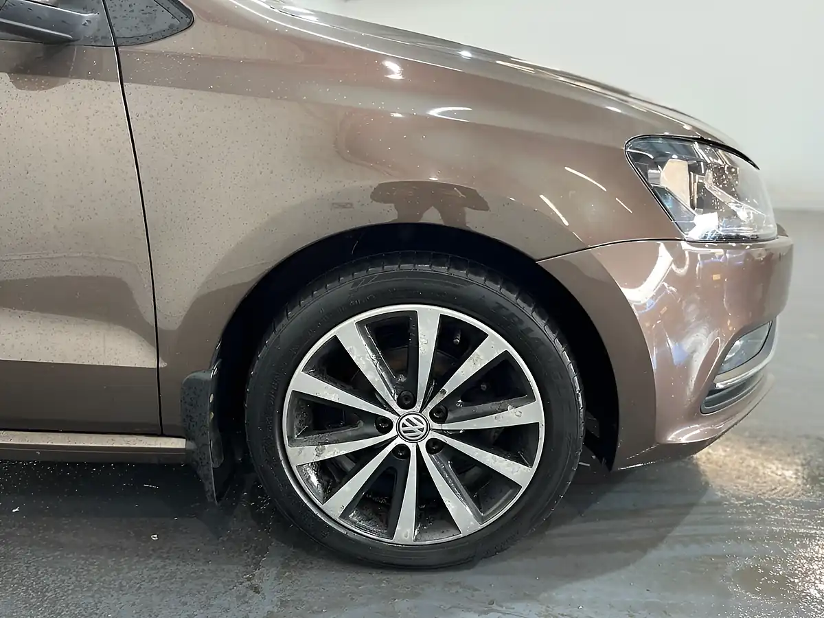 Used 2015 Volkswagen Polo Se Brown - Interior and Exterior details 8