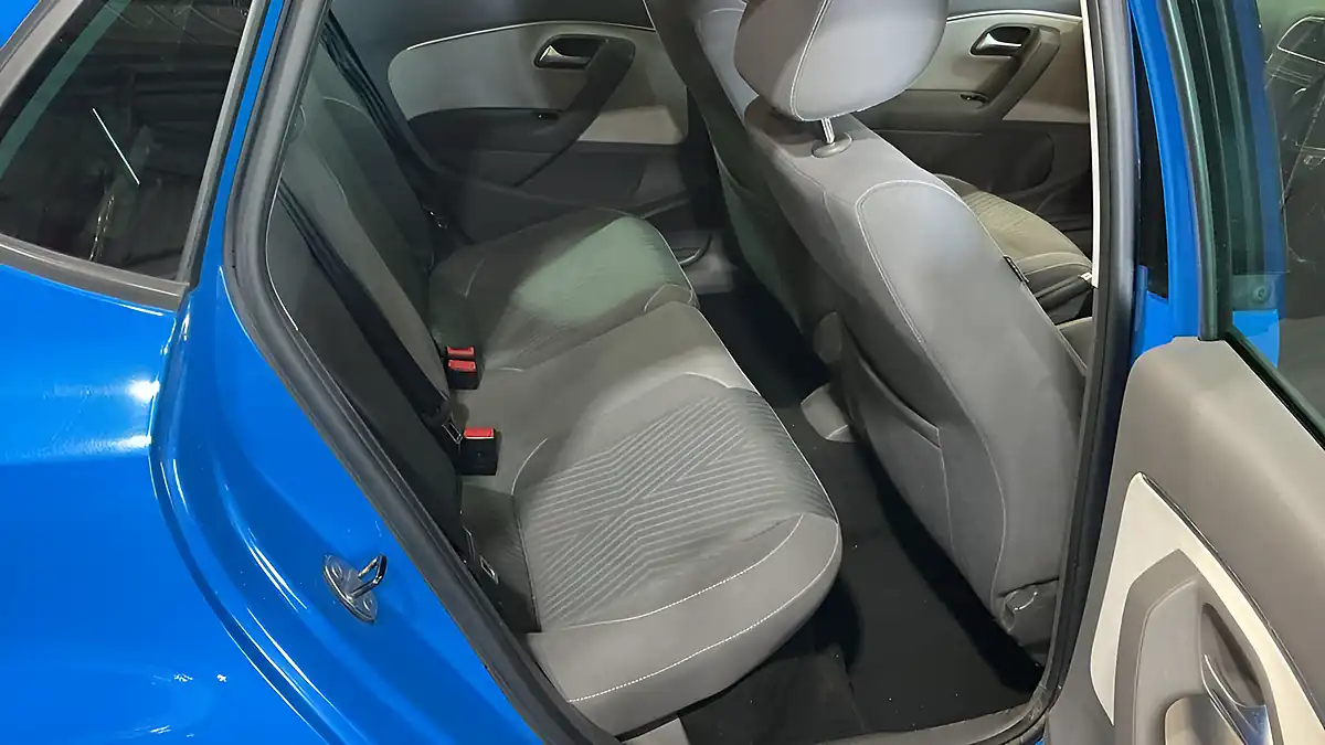 Used 2015 Volkswagen Polo Se Design Blue - Interior and Exterior details 11