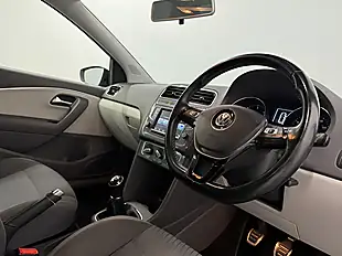 Used 2015 Volkswagen Polo Se Design Blue - Interior and Exterior details 11