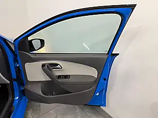 Used 2015 Volkswagen Polo Se Design Blue - Interior and Exterior details 12