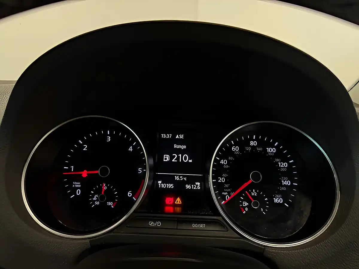 Used 2015 Volkswagen Polo Se Design Blue - Interior and Exterior details 14