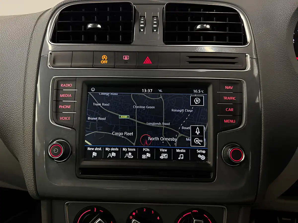 Used 2015 Volkswagen Polo Se Design Blue - Interior and Exterior details 16