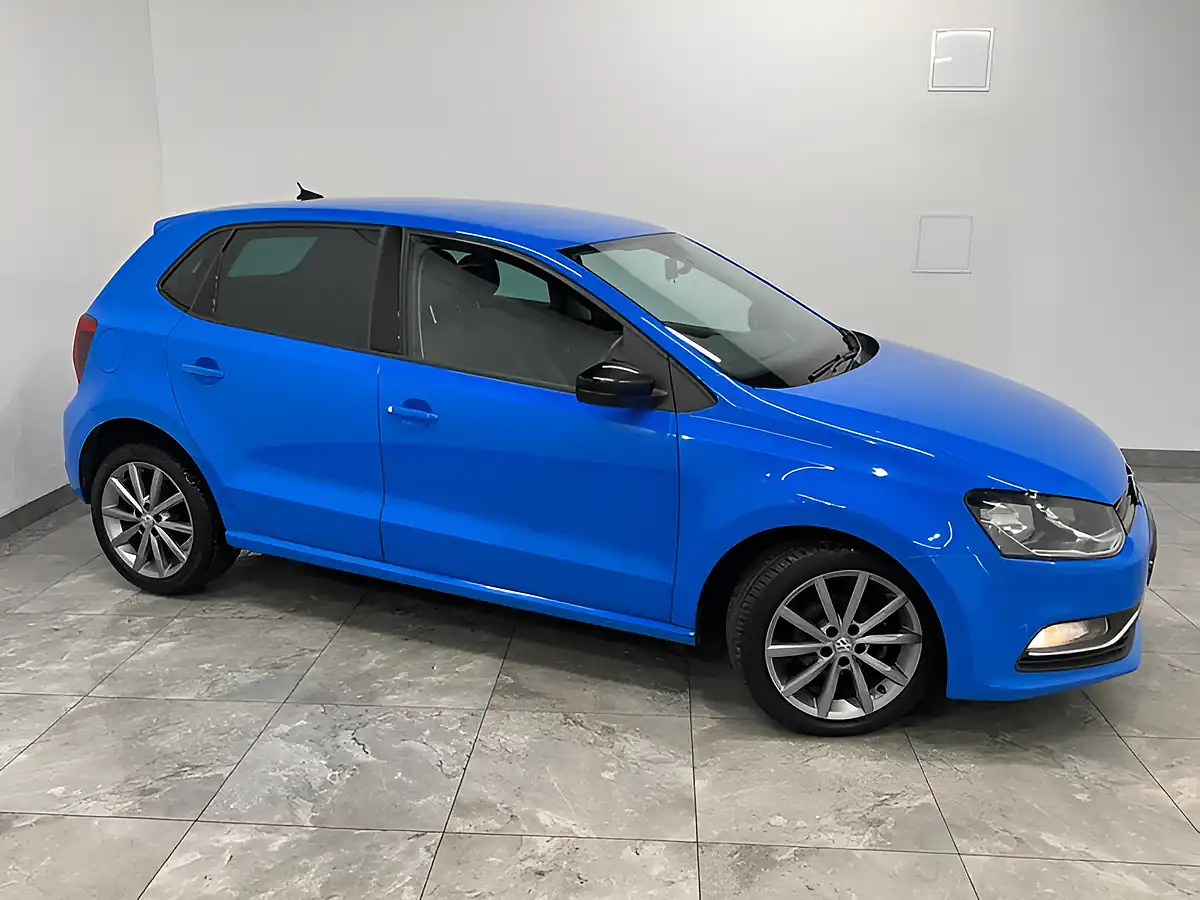 Used 2015 Volkswagen Polo Se Design Blue - Interior and Exterior details 2