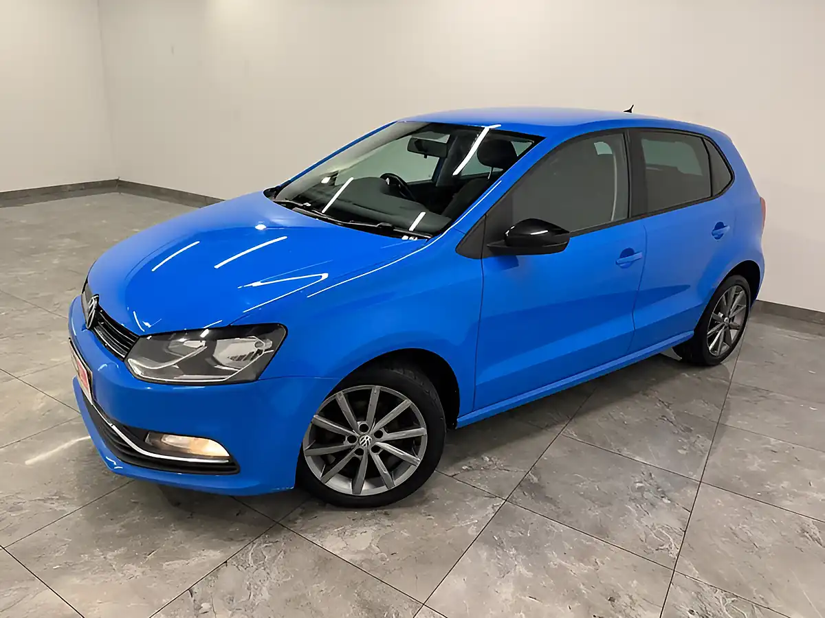 Used 2015 Volkswagen Polo Se Design Blue - Interior and Exterior details 4