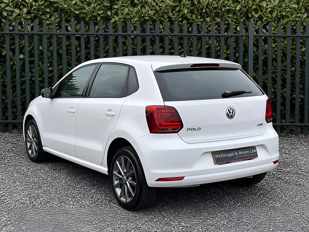 Used 2015 Volkswagen Polo Se Design White - Interior and Exterior details 3