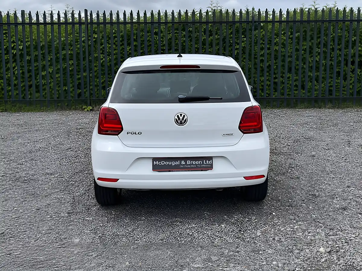 Used 2015 Volkswagen Polo Se Design White - Interior and Exterior details 4