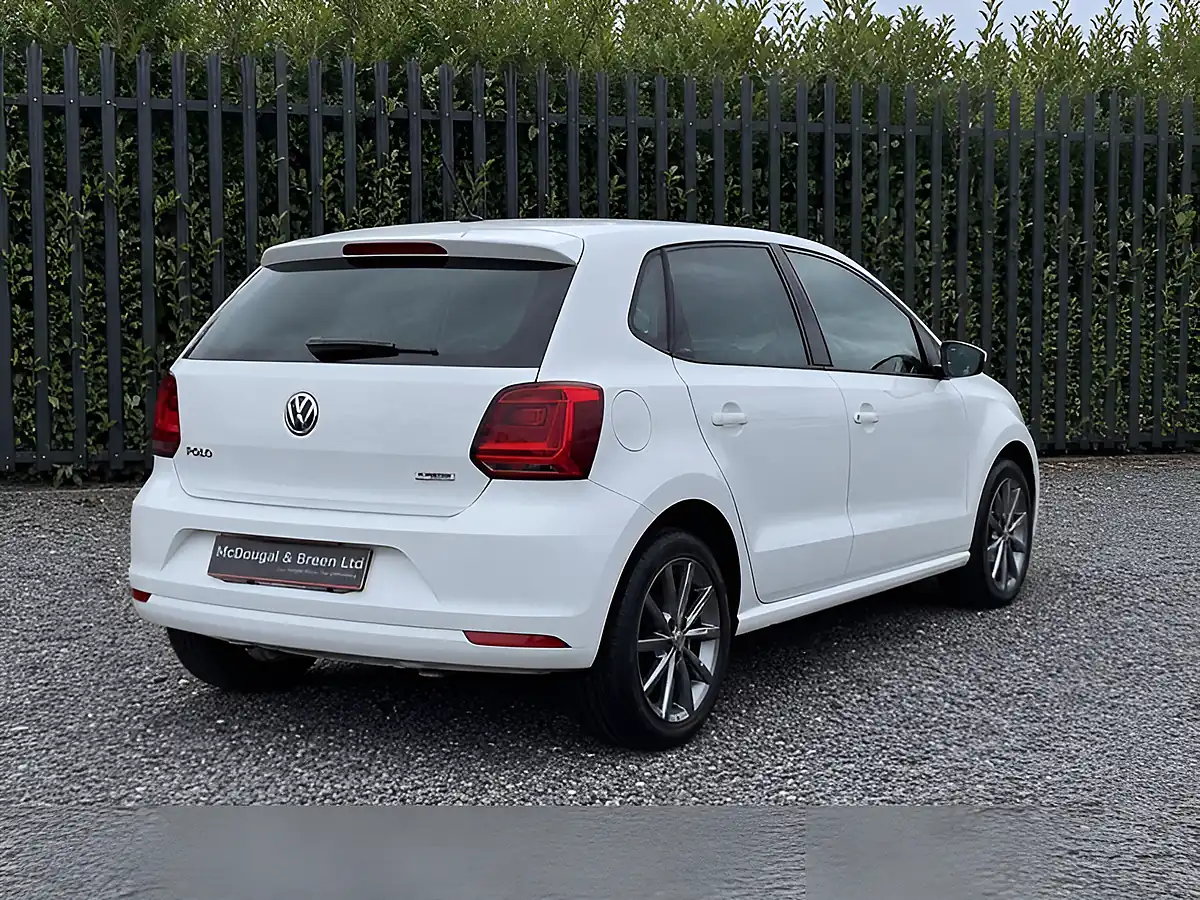 Used 2015 Volkswagen Polo Se Design White - Interior and Exterior details 5