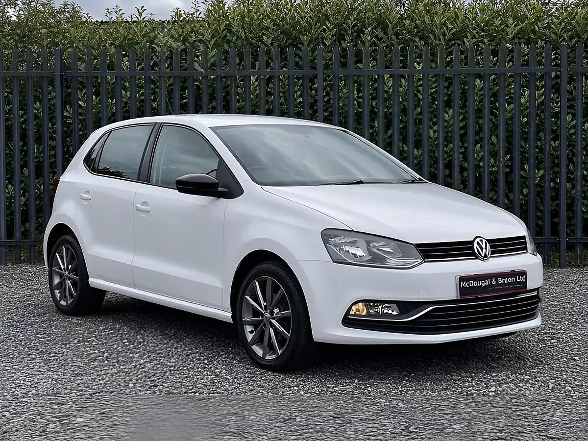 Used 2015 Volkswagen Polo Se Design White - Interior and Exterior details 7