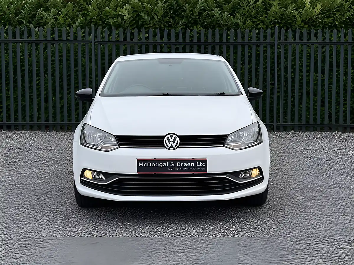 Used 2015 Volkswagen Polo Se Design White - Interior and Exterior details 8