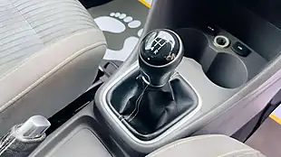 Used 2015 Volkswagen Polo Se Design White - Interior and Exterior details 10
