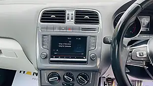 Used 2015 Volkswagen Polo Se Design White - Interior and Exterior details 16
