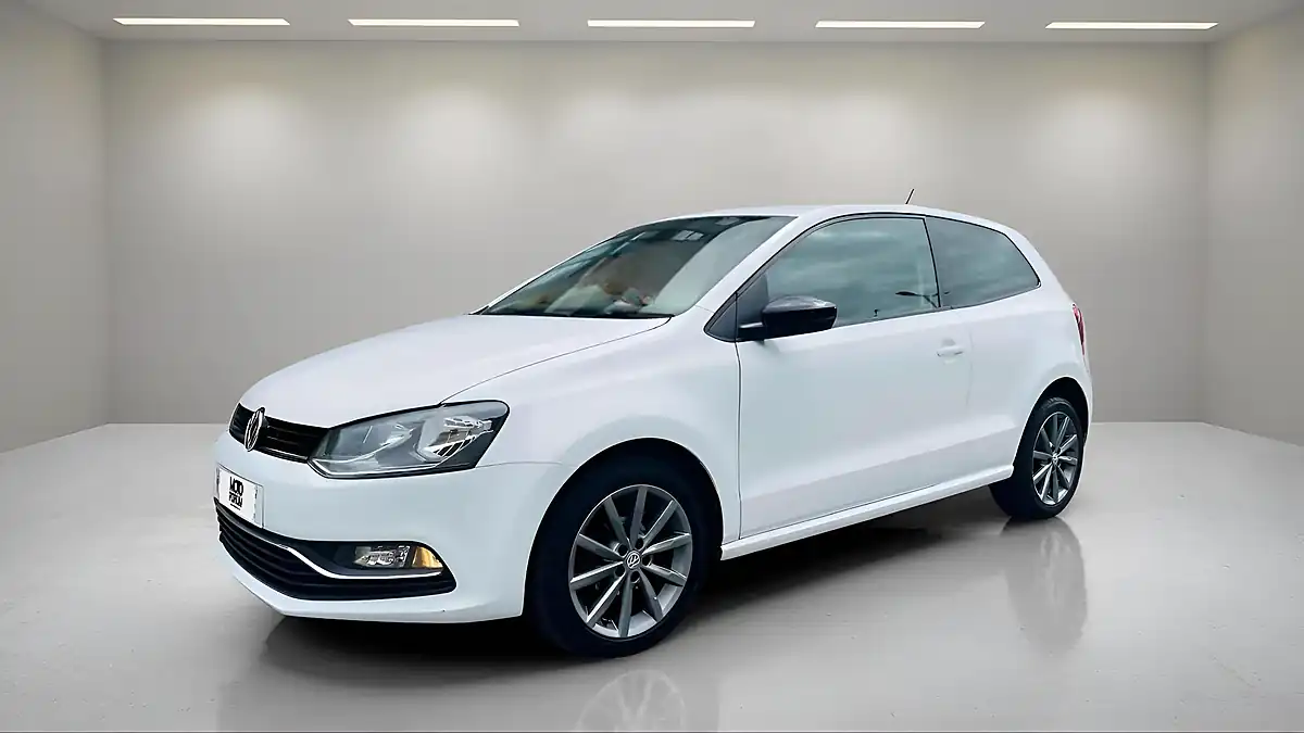 Used 2015 Volkswagen Polo Se Design White - Interior and Exterior details 2