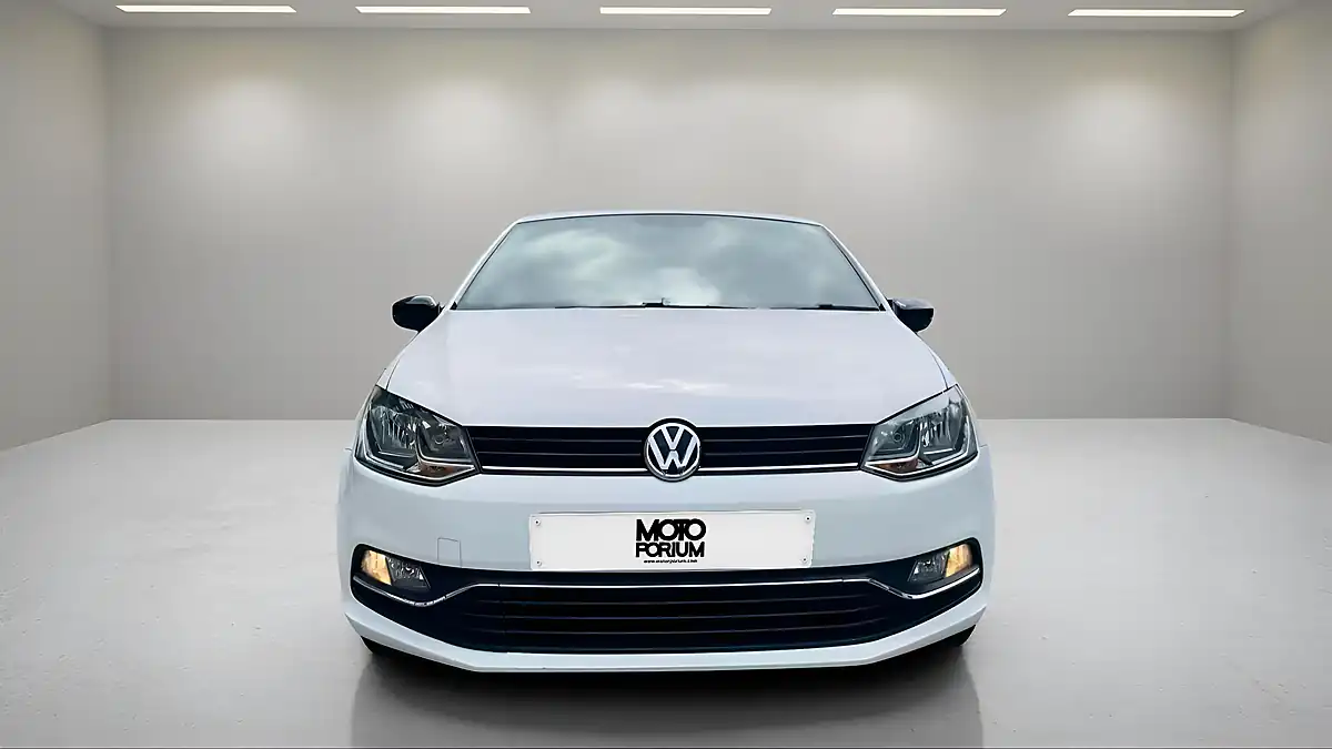 Used 2015 Volkswagen Polo Se Design White - Interior and Exterior details 3
