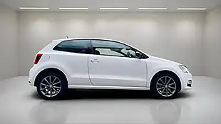 Used 2015 Volkswagen Polo Se Design White - Interior and Exterior details 4