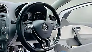 Used 2015 Volkswagen Polo Se Design White - Interior and Exterior details 7