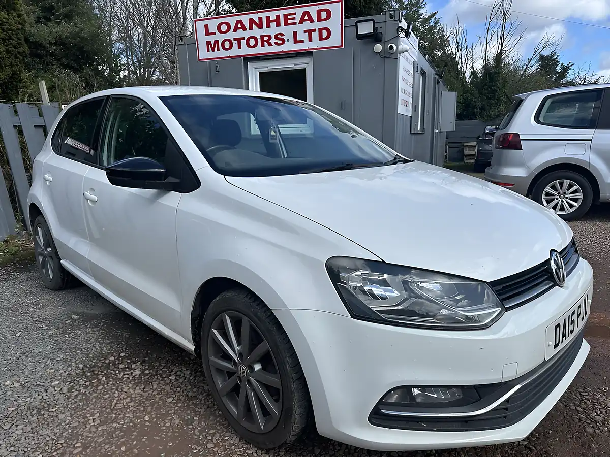 Used 2015 Volkswagen Polo Se Design White - Front View