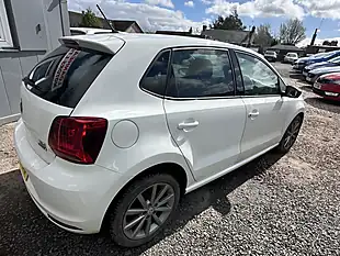 Used 2015 Volkswagen Polo Se Design White - Interior and Exterior details 13