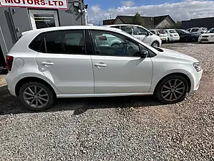 Used 2015 Volkswagen Polo Se Design White - Interior and Exterior details 14