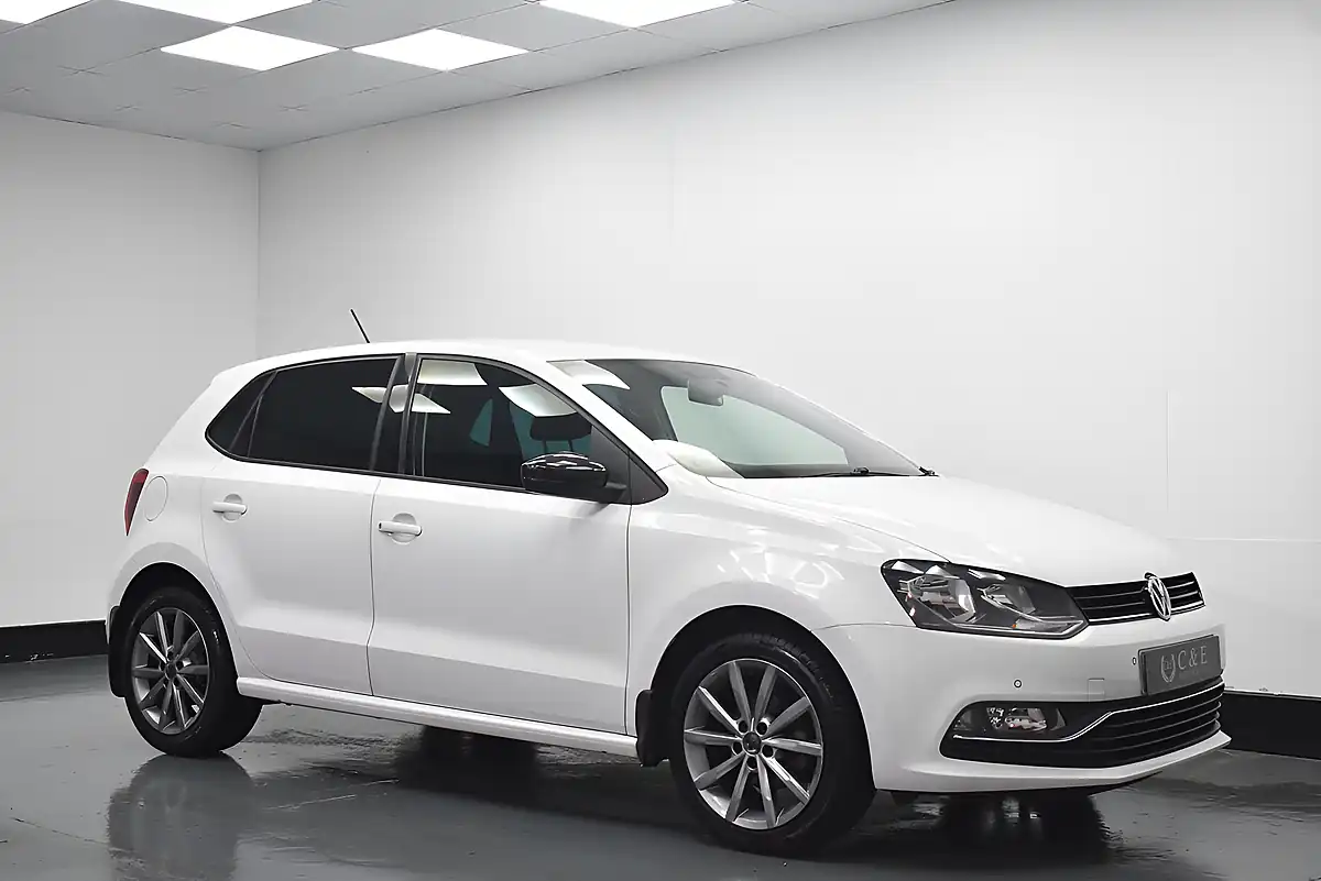 Used 2015 Volkswagen Polo Se Design White - Interior and Exterior details 13