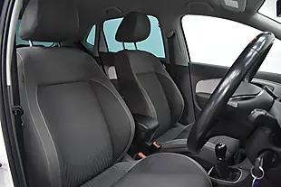 Used 2015 Volkswagen Polo Se Design White - Interior and Exterior details 17