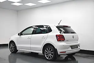 Used 2015 Volkswagen Polo Se Design White - Interior and Exterior details 4