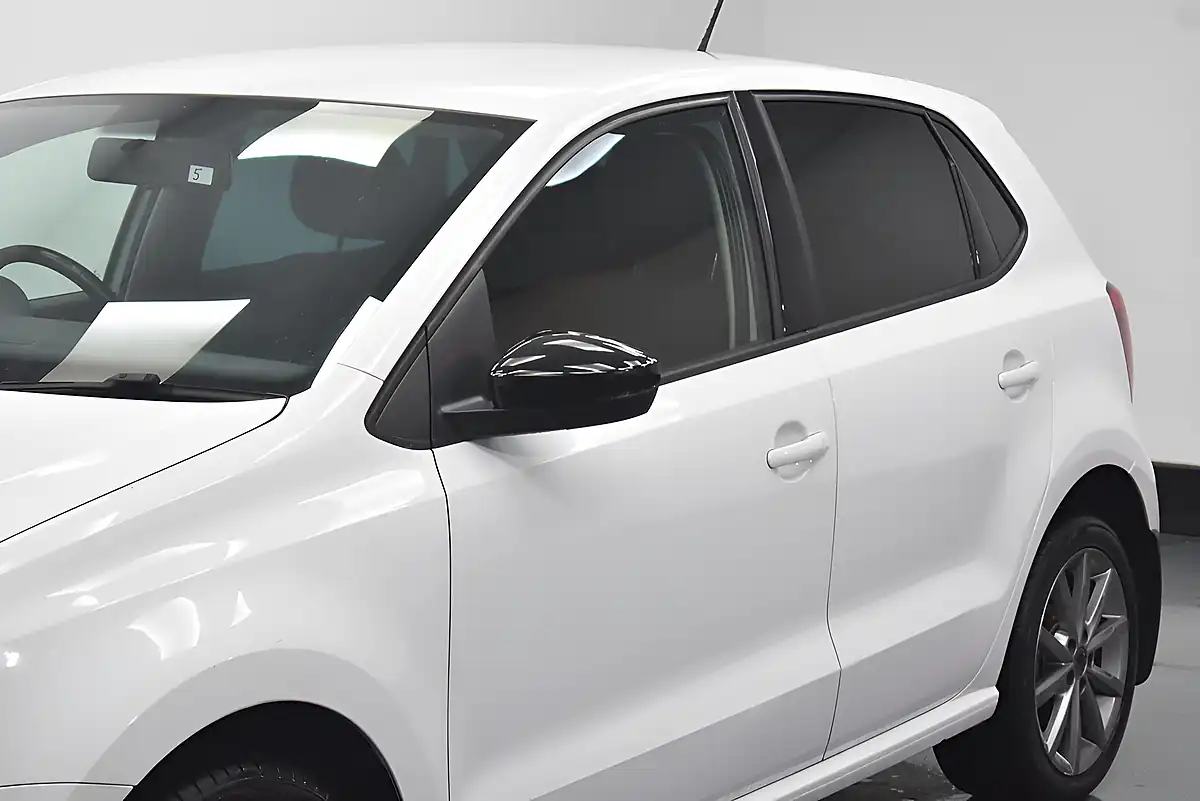 Used 2015 Volkswagen Polo Se Design White - Interior and Exterior details 8