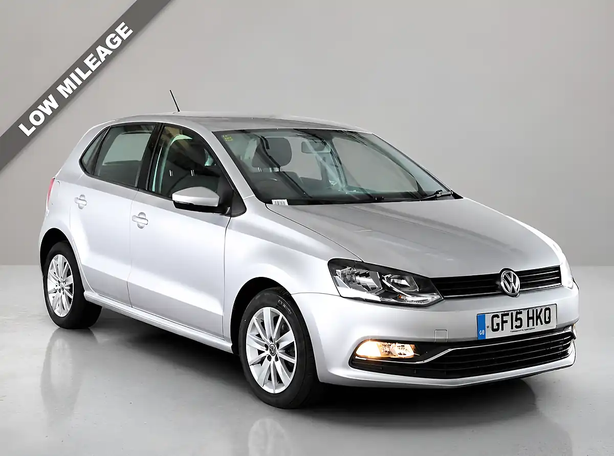 Used 2015 Volkswagen Polo Se Edition Silver - Front View