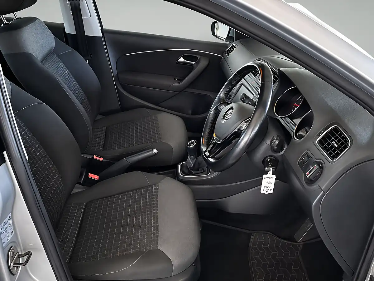 Used 2015 Volkswagen Polo Se Edition Silver - Interior and Exterior details 2