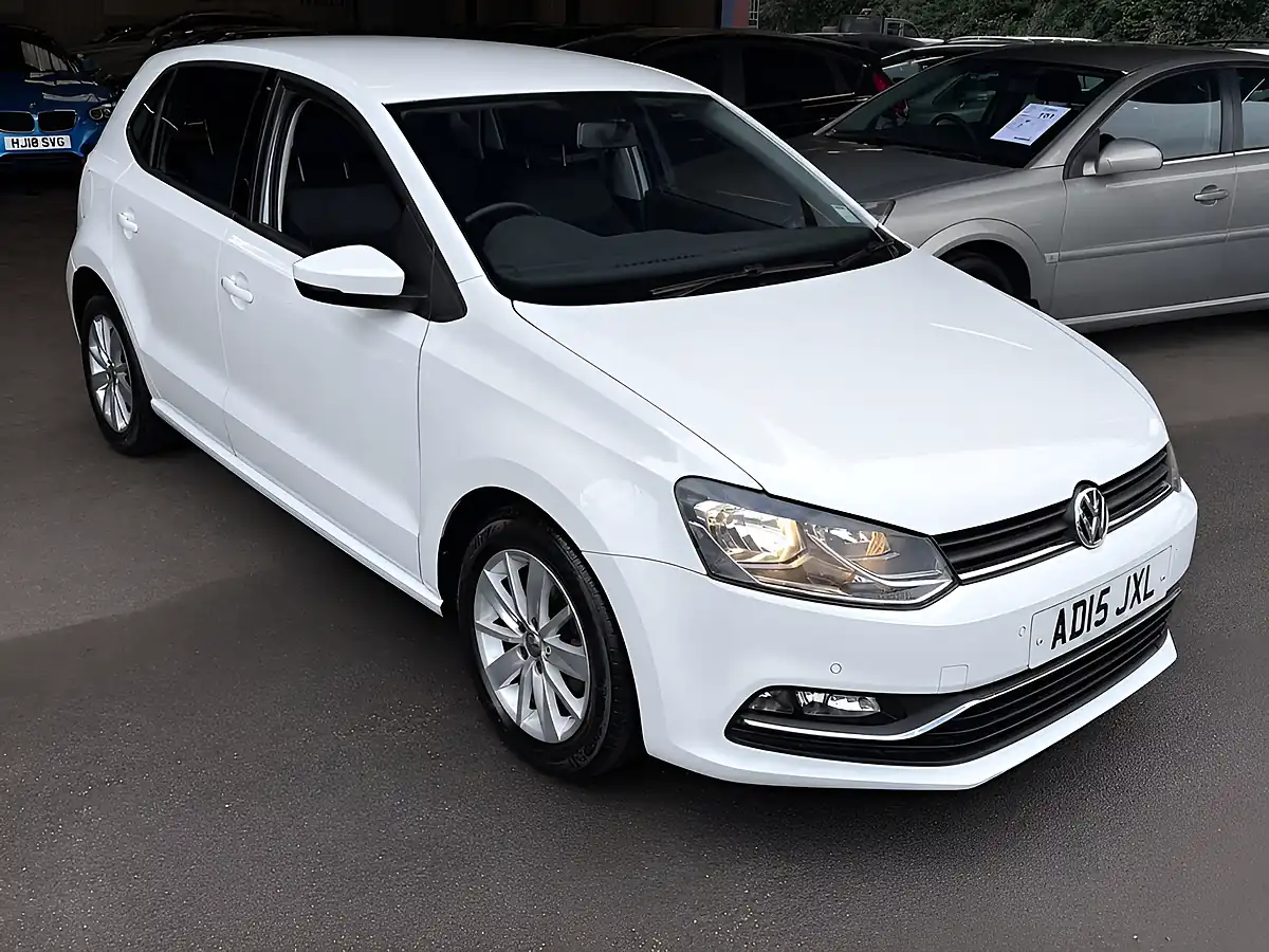 Used 2015 Volkswagen Polo Se Edition White - Front View