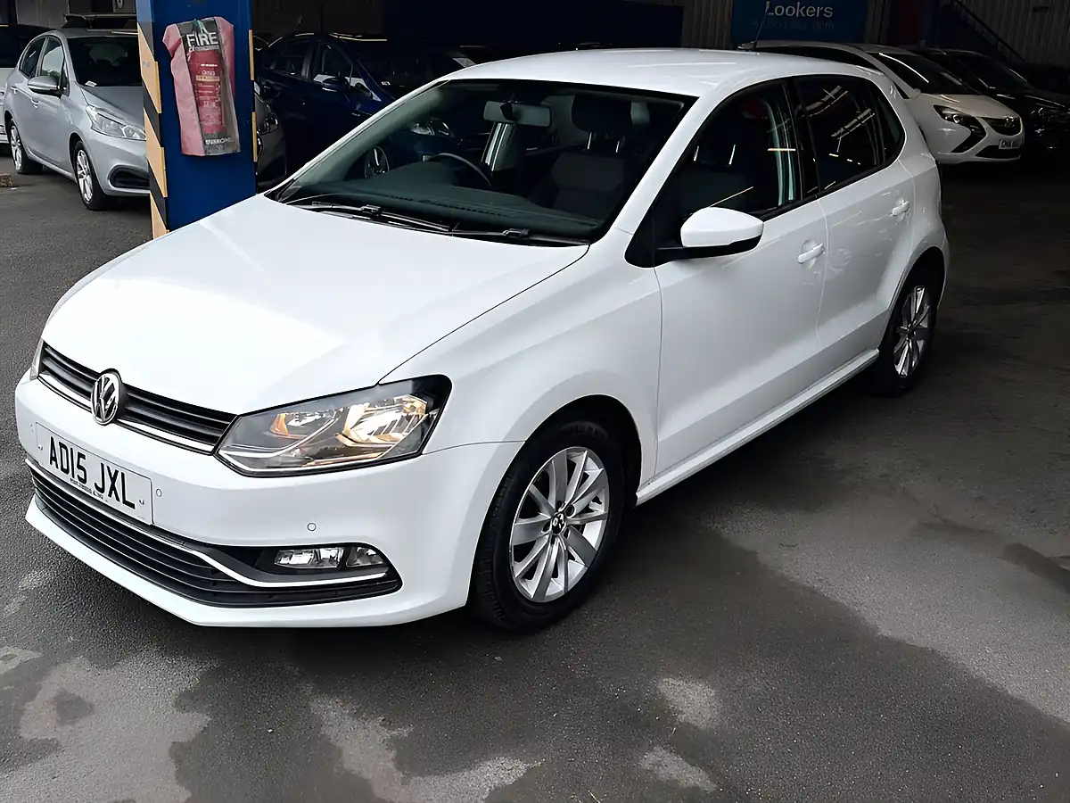 Used 2015 Volkswagen Polo Se Edition White - Interior and Exterior details 4