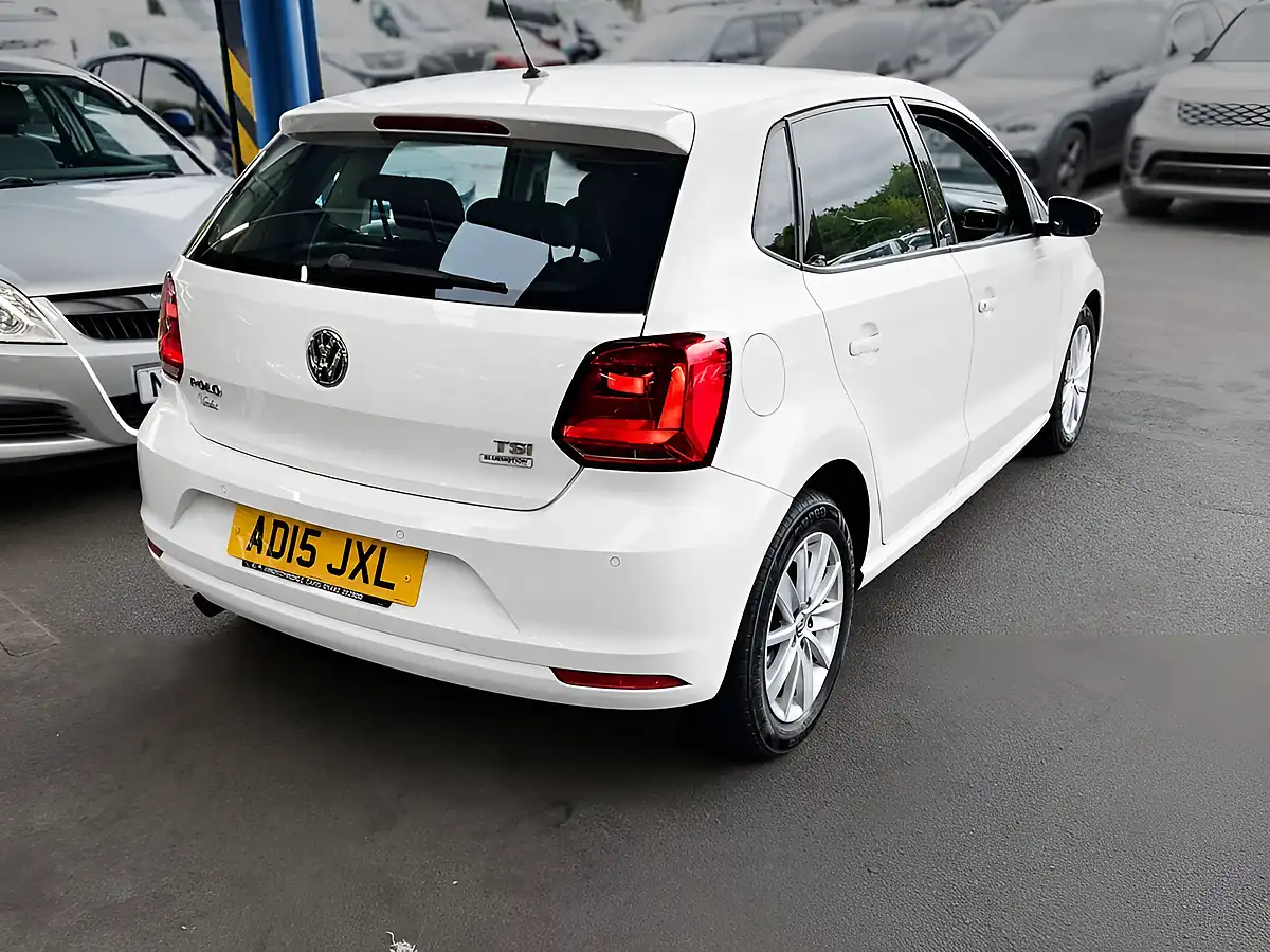 Used 2015 Volkswagen Polo Se Edition White - Interior and Exterior details 7