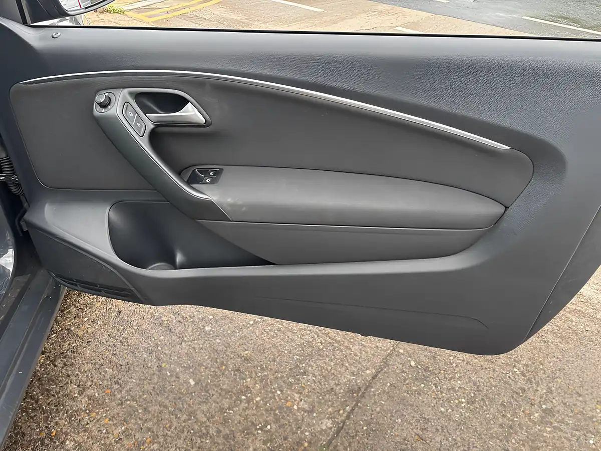 Used 2015 Volkswagen Polo Se Grey - Interior and Exterior details 15