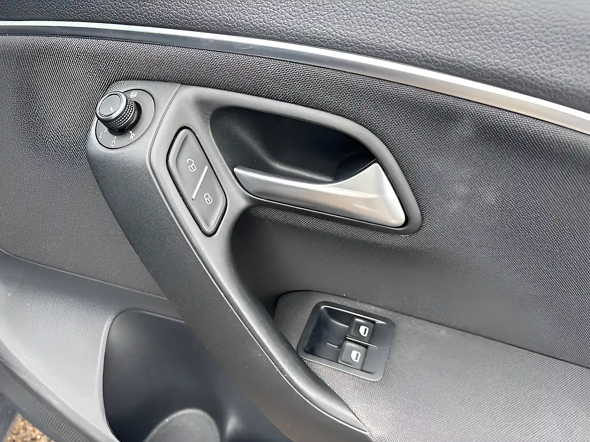 Used 2015 Volkswagen Polo Se Grey - Interior and Exterior details 16