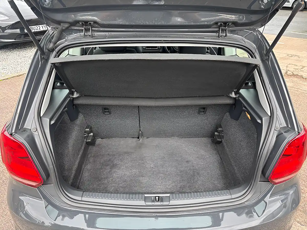 Used 2015 Volkswagen Polo Se Grey - Interior and Exterior details 18