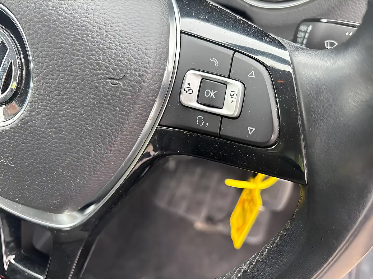 Used 2015 Volkswagen Polo Se Grey - Interior and Exterior details 20