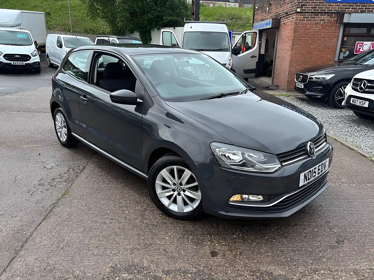 Used 2015 Volkswagen Polo Se Grey - Interior and Exterior details 3