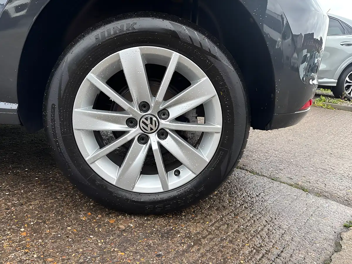 Used 2015 Volkswagen Polo Se Grey - Interior and Exterior details 5