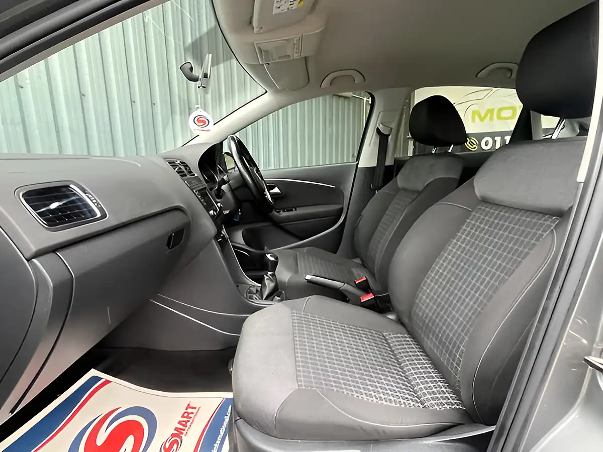 Used 2015 Volkswagen Polo Se Grey - Interior and Exterior details 16