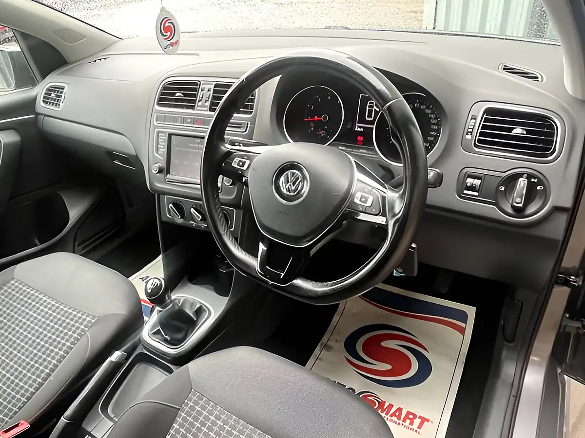 Used 2015 Volkswagen Polo Se Grey - Interior and Exterior details 17