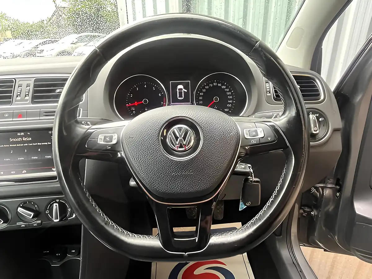 Used 2015 Volkswagen Polo Se Grey - Interior and Exterior details 18