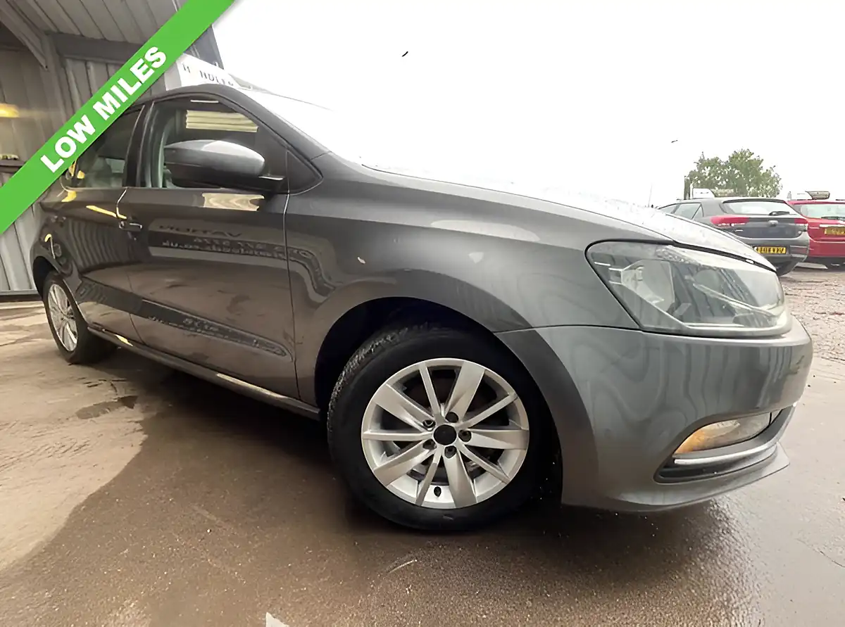 Used 2015 Volkswagen Polo Se Grey - Interior and Exterior details 2