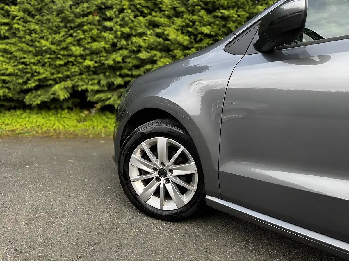 Used 2015 Volkswagen Polo Se Grey - Interior and Exterior details 10