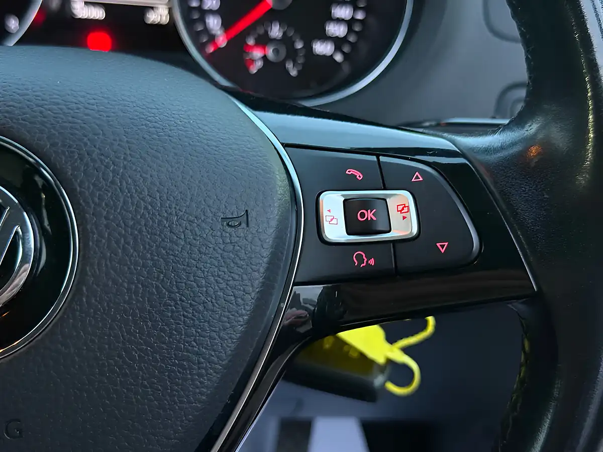 Used 2015 Volkswagen Polo Se Grey - Interior and Exterior details 19