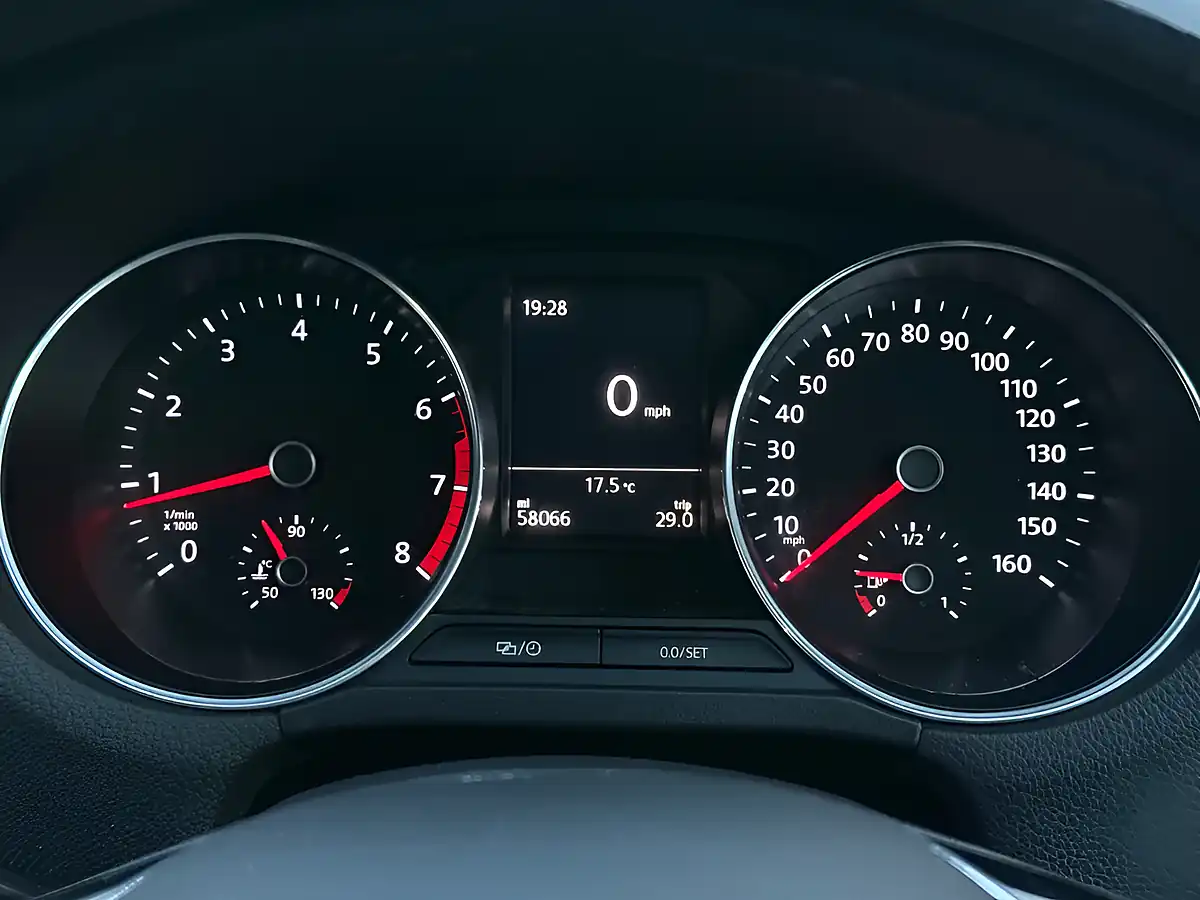 Used 2015 Volkswagen Polo Se Grey - Interior and Exterior details 20